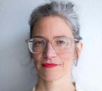 Evke Rulffes (Porträtausschnitt), Fotograf: Jasper Kettner Kunstabend-Talk mit Evke Rulffes