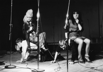 Käthe Kruse, Die Tödliche Doris, Kavaliere, o.T., Performance The Kitchen New York, Foto: Doll Mohead